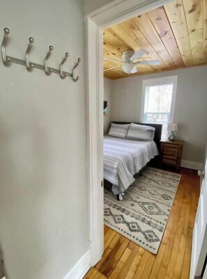 2 chambres, fer et planche à repasser, lit parapluie, Wi-Fi gratuit