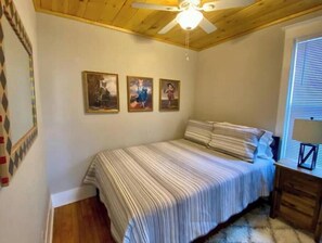 2 Schlafzimmer, Bügeleisen/Bügelbrett, Reisekinderbett, kostenloses WLAN