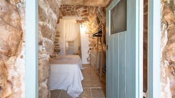 3 bedrooms, bed sheets
