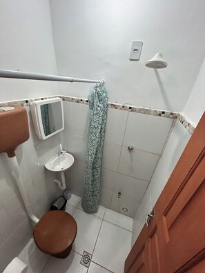 Asciugamani, sapone, carta igienica