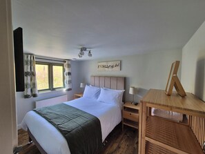 2 bedrooms, individually decorated, individually furnished