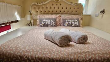 2 bedrooms, free WiFi, bed sheets