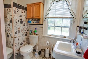 Towels, soap, toilet paper