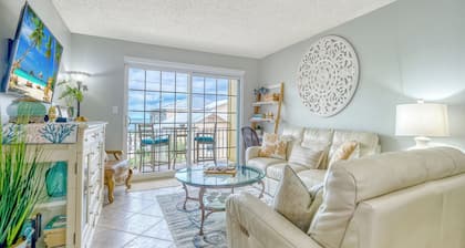 Beachside Coastal Retreat! 2 Bedroom/Balcony w/ Beach View! *SPECIAL*