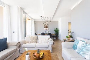 TV - Casa Uamisun with seaview & pool (Costa Adeje)