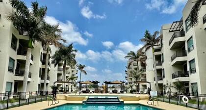 New & Cozy - Hot Jacuzzi 3BR Condo GREAT location
