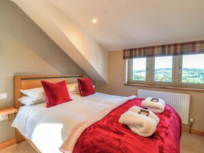 4 camere, con stile personalizzato, con arredamento individuale