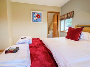 4 makuuhuonetta, yksilöllisesti sisustettu, yksilöllisesti kalustettu