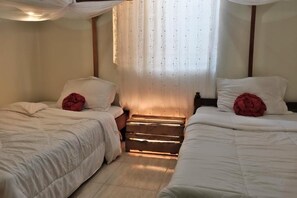 Ferros/tábuas de passar roupa, Wi-Fi, roupa de cama