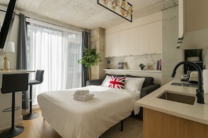 1 Bedroom-380 Le Moyne | Extra beds
