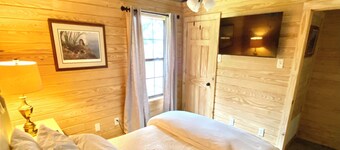 Charming Newly Renovated 2-Bedroom Cabin with highspeed WiFi, in peaceful Sardis