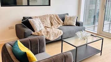 Smart-tv, bordtennisbord, printere