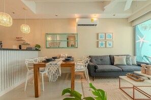 Comfort Apartment | Dining