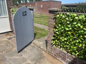 Property grounds - 2 Bed Chalet Chapel St Leonards, Pet Friendly (Skegness)