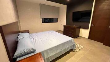 2 slaapkamers, een strijkplank/strijkijzer, wifi, beddengoed