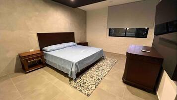 2 dormitoris, planxa i posts de planxar, wifi i roba de llit