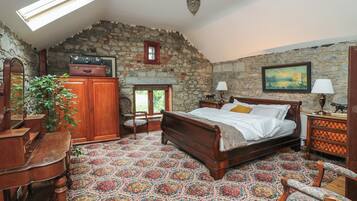 2 bedrooms, individually decorated, individually furnished, free WiFi