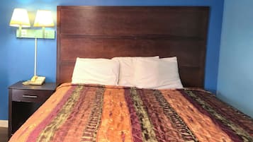 Meja kerja, Wi-Fi gratis, dan seprai linen