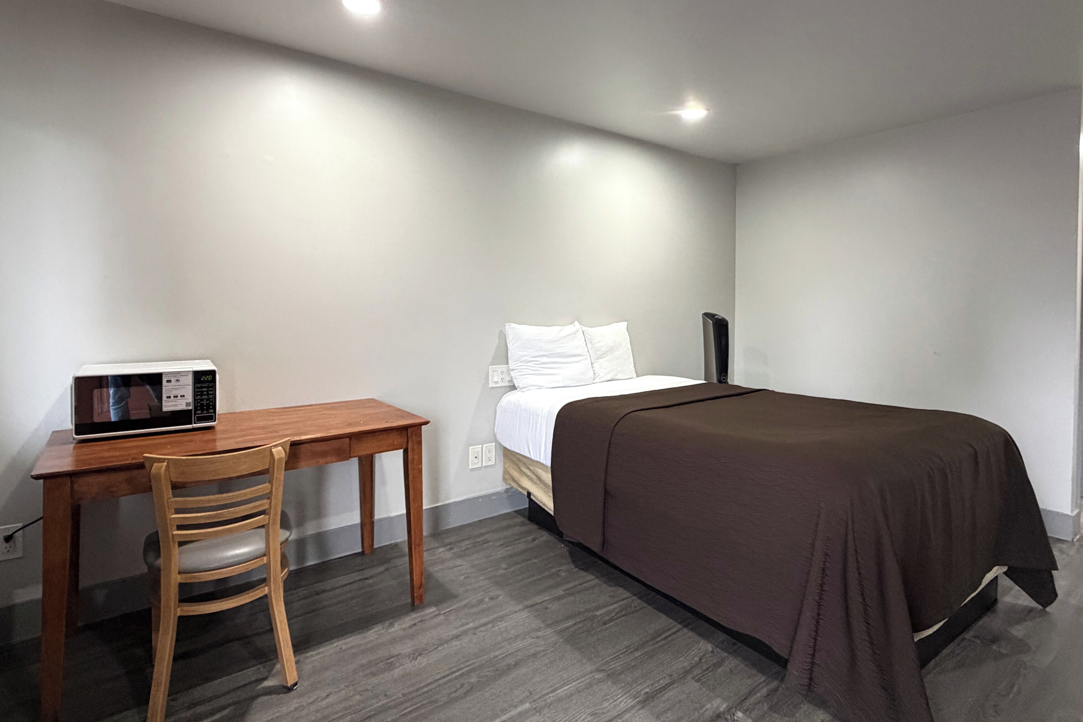 Desk, free WiFi, bed sheets