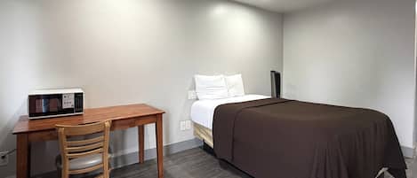 مكتب وواي فاي مجانًا وملاءات أسرّة