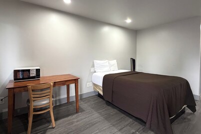 福圖納101號公路附近的六河汽車旅館  