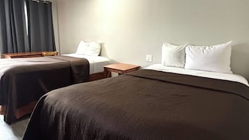 Room, 2 Queen Beds, Non Smoking