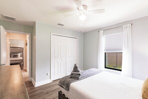 4 Schlafzimmer, Bügeleisen/Bügelbrett, WLAN, Bettwäsche