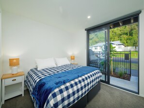 2 bedrooms, WiFi, bed sheets