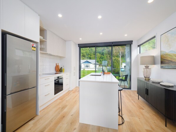 Fridge, dishwasher, cookware/dishes/utensils