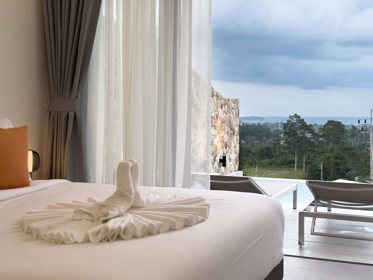 2 多间卧室、办公桌、免费 WiFi、床单