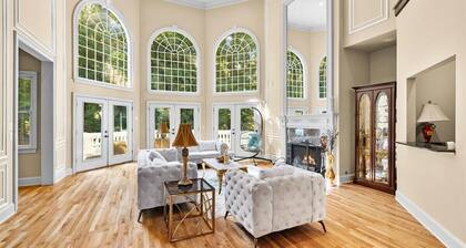 11 rooms 12 beds 11580 sqft large house nearby airport
