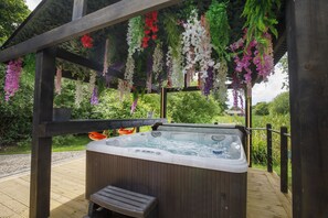 Bañera de hidromasaje exterior