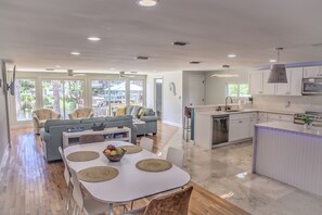 Dining - New Listing! Dockside Palms Weeki Wachee-Spring Fed Canal-Boat Friendly! (Spring Hill)