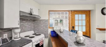 Refined North Shore 3BR Retreat