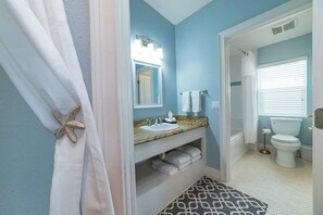 Unclassified image, 5 of 25, button