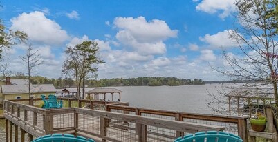 Lake Jordan Oasis