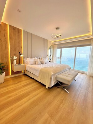 3 bedrooms, iron/ironing board, WiFi, bed sheets - Best Penthouse Ocean View Private Miraflores (Miraflores)