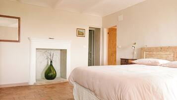 3 chambres, fer et planche Ă repasser, Wi-Fi, draps fournis