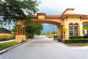 Property grounds - Hot Deal! Disney villa W/ Pool & Games! (Kissimmee)