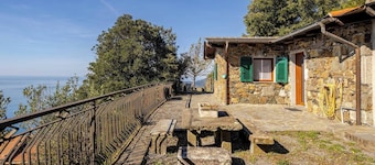 Luxury&Sea View Chalet by Michela