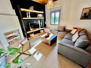 Smart TV, video games, DVD player, table tennis