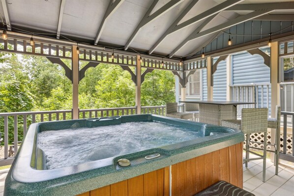 Bathtub spa outdoor