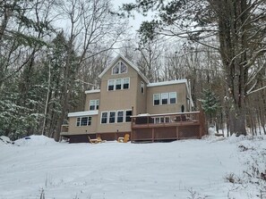 المنشأة من الخارج