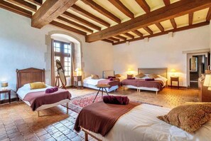 10 Schlafzimmer, Bügeleisen/Bügelbrett, WLAN, Bettwäsche