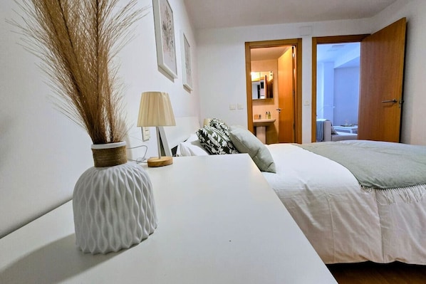 1 chambre, bureau, Wi-Fi, draps fournis