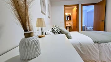 1 slaapkamer, een bureau, wifi, beddengoed