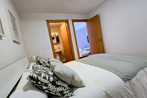 1 Schlafzimmer, Schreibtisch, WLAN, Bettwäsche