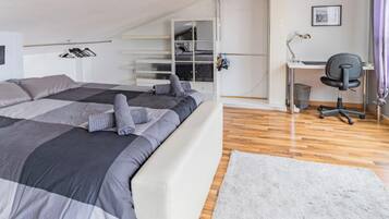 2 chambres, bureau, Wi-Fi, draps fournis