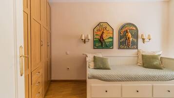 2 quartos, escrivaninha, ferros/tábuas de passar roupa, Wi-Fi