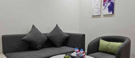 Caja de seguridad en la habitación y cortinas blackout